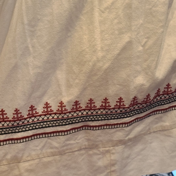 Gorgeous hand embroidered cotton sundress - Picture 4 of 8